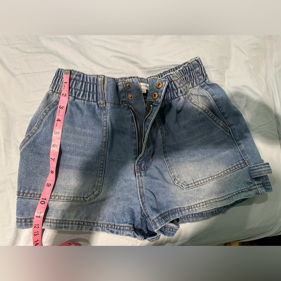 NWOT jean shorts size Large (juniors) - Picture 2 of 4
